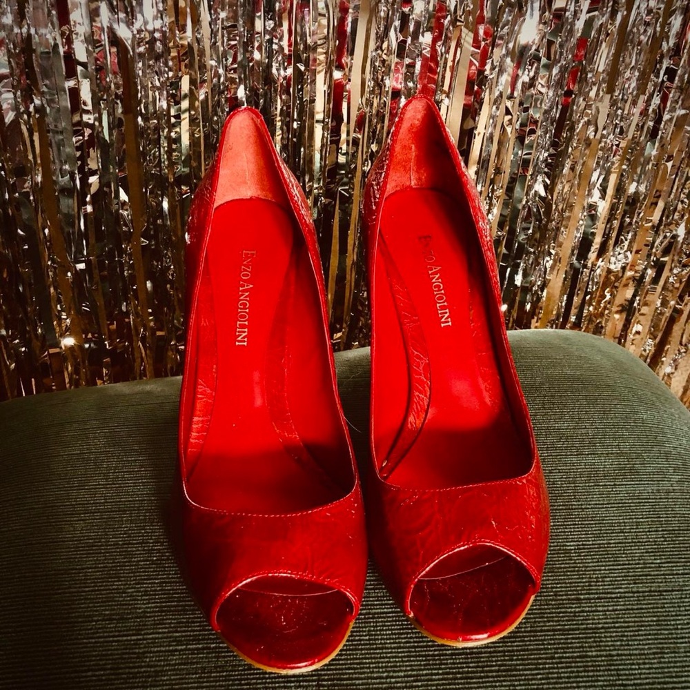 Vintage Y2k Enzo Angiolini Textured Patent Leather Vibrant Red Peep Toe Heels